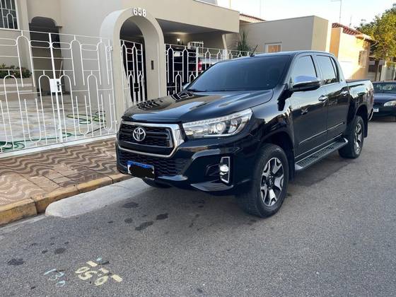 TOYOTA HILUX 2.8 SRX 4X4 CD 16V DIESEL 4P AUTOMÁTICO TOYOTA HILUX 2.8 SRX 4X4 CD 16V DIESEL 4P AUTOMÁTICO